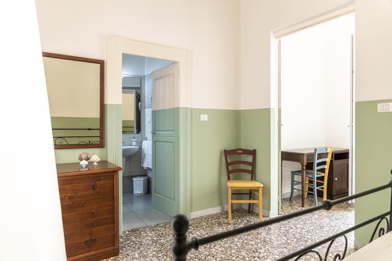 Palazzo Dante Acomodação com café da manhã Alliste Exterior foto
